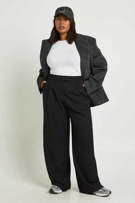 Plus Boohoo Basics Tailored Wide Leg Trouser - Image 1
