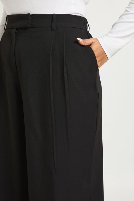 Plus Boohoo Basics Tailored Wide Leg Trouser - Image 4