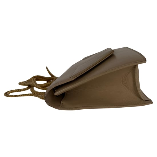 Saint Laurent Betty Axelremsväska i Beige Läder - Image 5