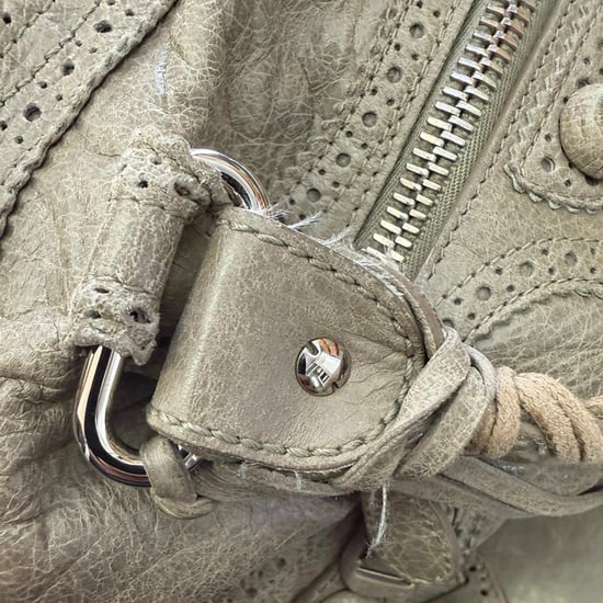 Balenciaga Motocross Covered Brogues City Bag in beige leer - Image 6