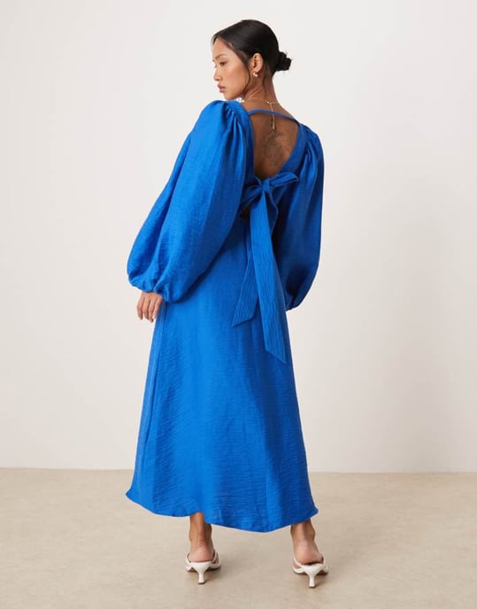 Nobody's Child Petite Zendaya balloon sleeve midi dress in blue - Image 3