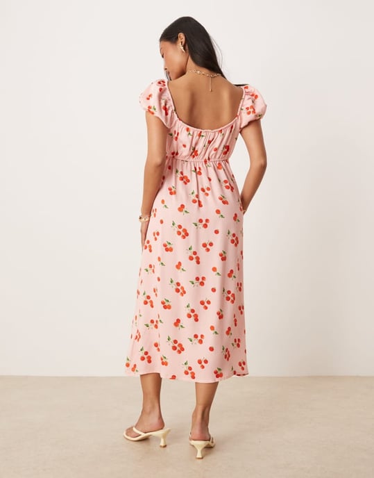 Nobody's Child Petite Raven puff sleeve midi dress in tomato print - Image 4