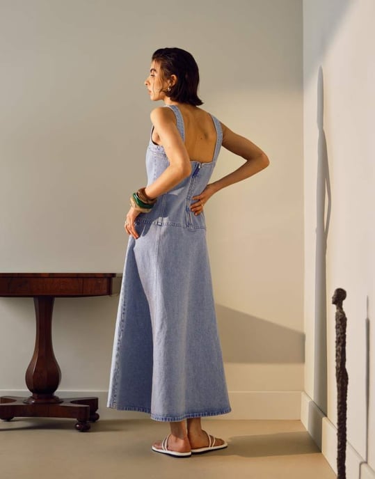 Topshop denim dropped waist midi dress in bleach - Image 2