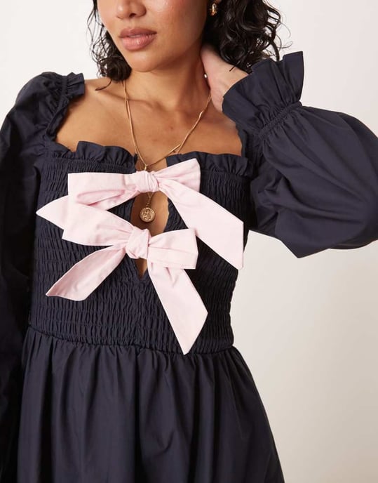 Glamorous puff sleeve midi dress with bow tie front in navy - Image 4