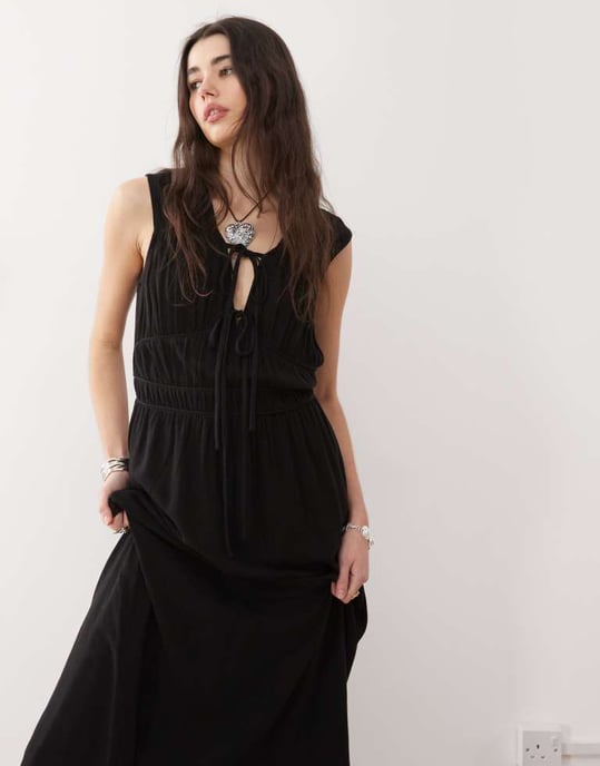 Reclaimed Vintage linen blend maxi sundress with ruching and ties in black - Image 2