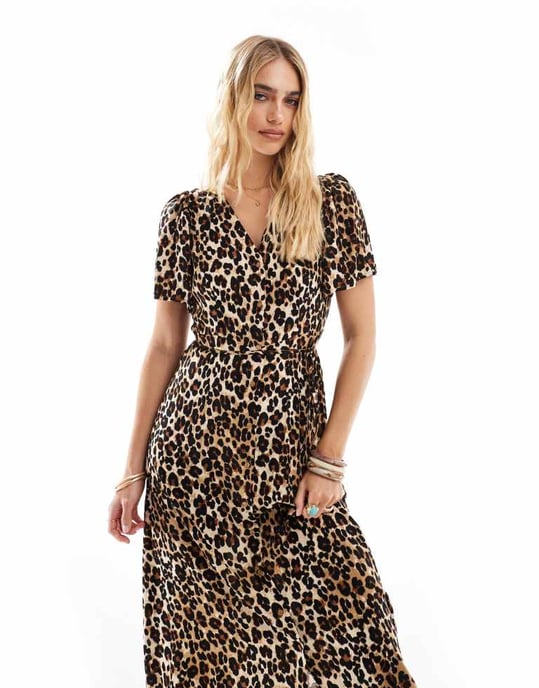 Vero Moda buttondown maxi dress in leopard print - Image 2