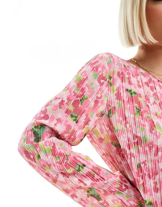 Pieces plisse long sleeve mini dress in pink floral print - Image 2