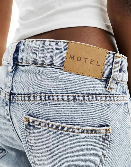 Motel parallel leg low rise jeans in 80s light blue wash - Image 3