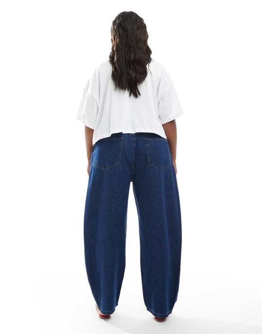 ASOS DESIGN Curve barrel jeans in clean darkwash - Image 3