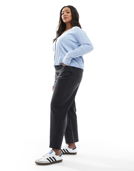 ASOS DESIGN Curve ankle grazer comfort stretch straight leg jeans in black - Image 3