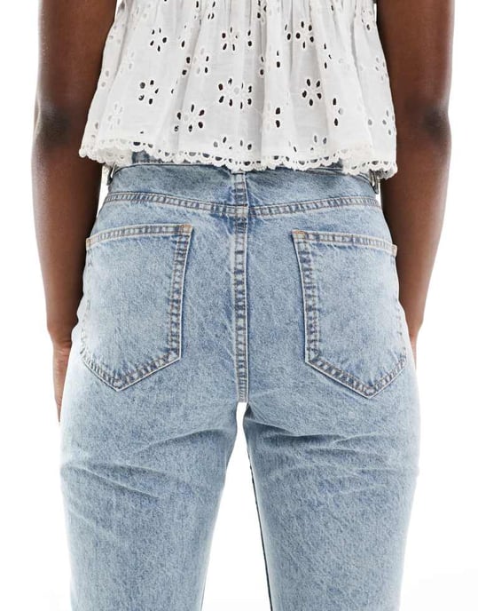 ASOS DESIGN 90s straight jeans in lightwash - Image 4