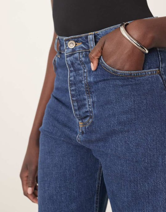 ARRANGE Eden denim barrel jean with tapered leg in mid blue - Image 2