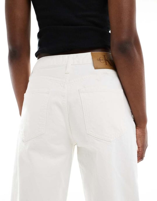 Calvin Klein Jeans 90s loose jeans in white wash - Image 4