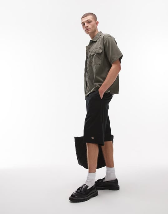 Dickies unionville 13 inch pleated work short in black - Image 1