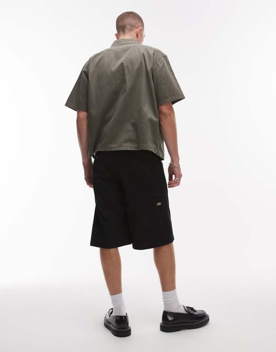 Dickies unionville 13 inch pleated work short in black - Image 2