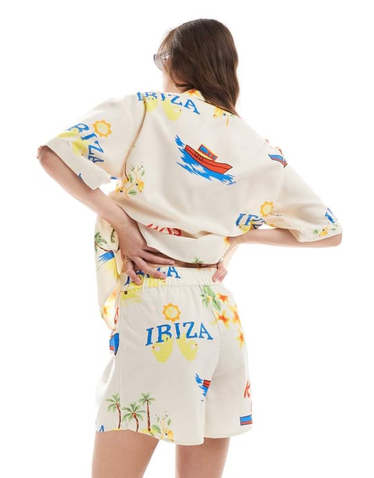 Pieces high waist short co-ord in summer holiday print - Image 4
