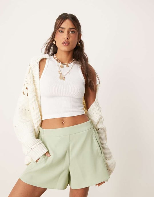 ASOS DESIGN tailored linen look boxer shorts in pistachio - Image 2