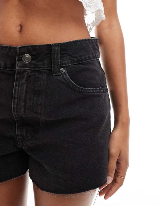 ASOS DESIGN denim relaxed short in wash black - Image 3