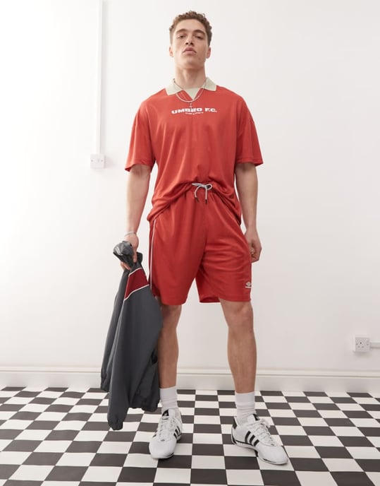 Umbro football shorts in red - Image 1