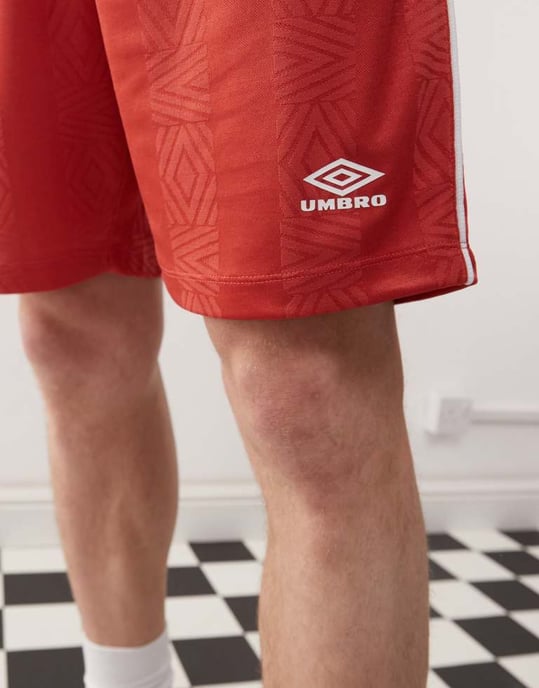 Umbro football shorts in red - Image 3