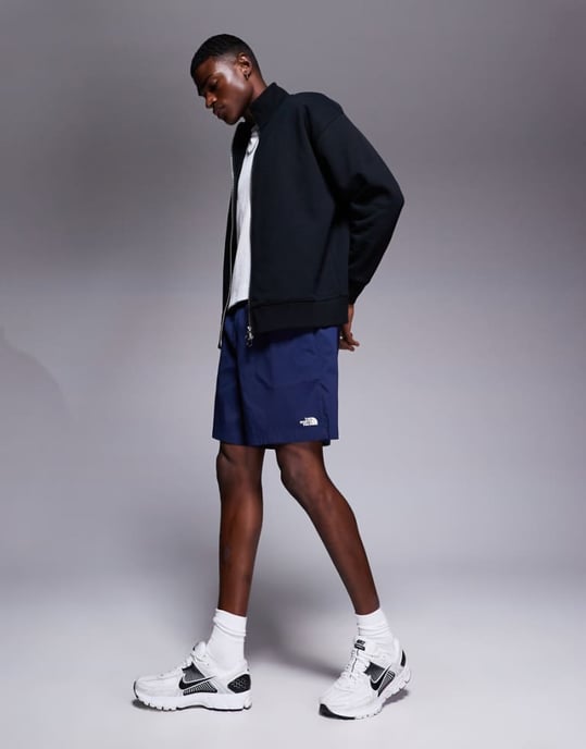 The North Face Class V Pathfinder logo shorts in navy - Image 1