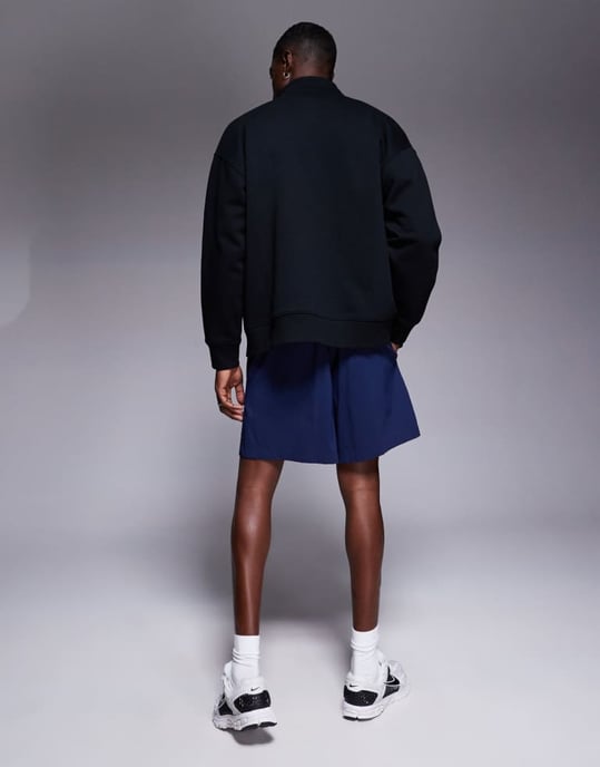 The North Face Class V Pathfinder logo shorts in navy - Image 3