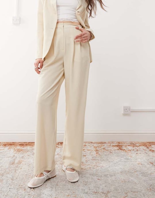 Miss Selfridge essential wide leg trouser in buttermilk - Image 2