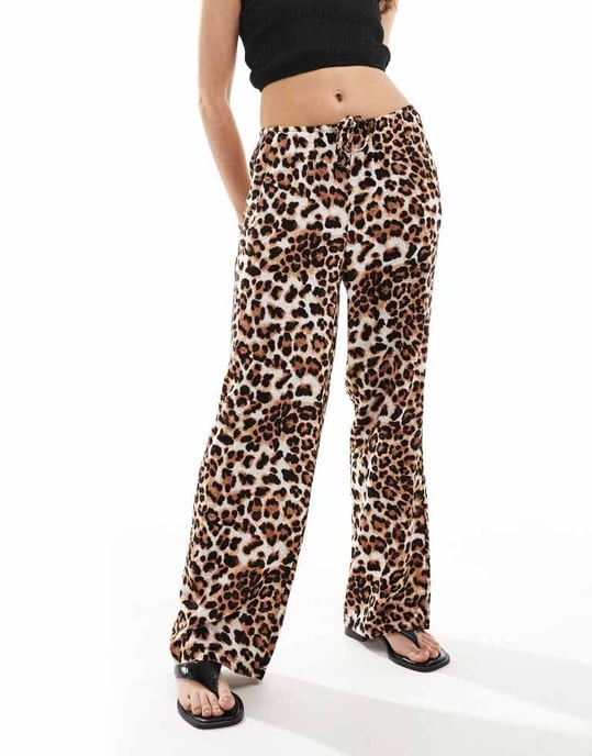 Vero Moda Easy tie waist wide leg trousers in leopard print - Image 2