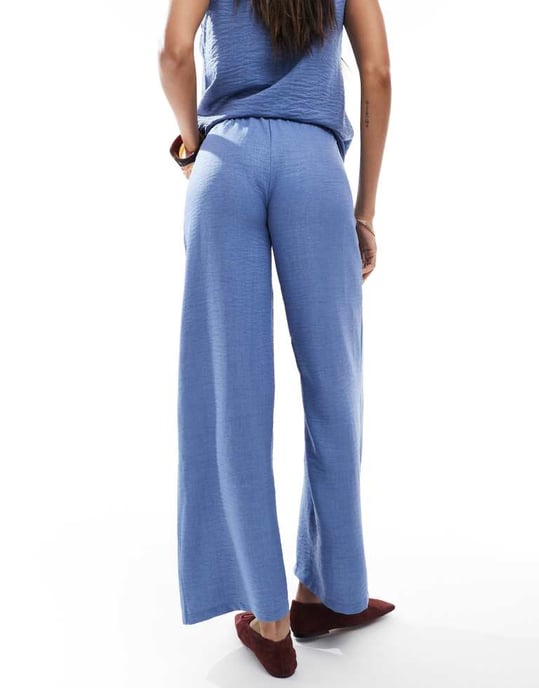 Mamalicious crinkle textured wide leg trouser co-ord in blue - Image 3