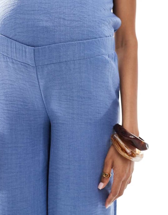 Mamalicious crinkle textured wide leg trouser co-ord in blue - Image 4