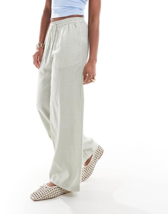 Cotton On 90s haven wide leg linen look trousers in micro green check - Image 4