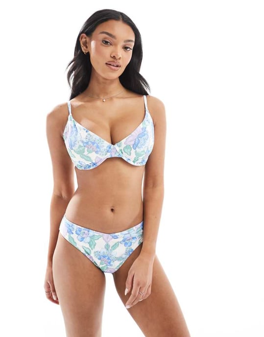 Hollister curvy underwire bikini top co-ord in floral print - Image 2