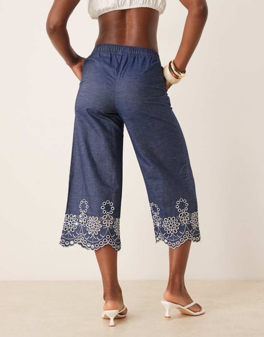 JDY embroidery detail cropped trousers in mid blue wash - Image 2