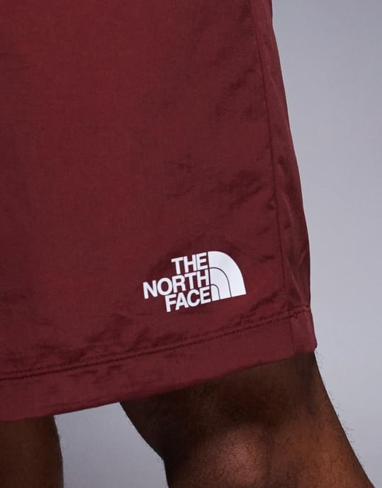 The North Face W logo swimming shorts in burgundy - Image 2