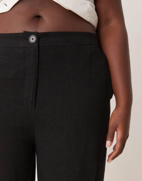 ASOS DESIGN Curve relaxed straight leg trousers with linen in black - Image 4