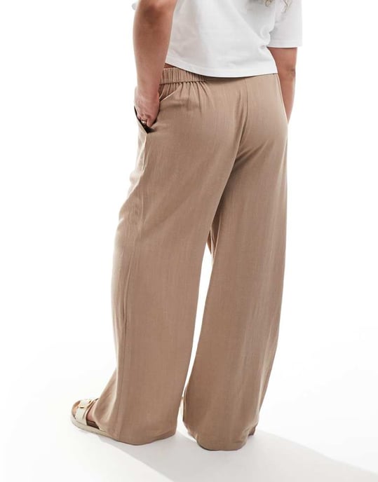 ASOS DESIGN Curve relaxed straight leg trousers with linen in mocha - Image 3