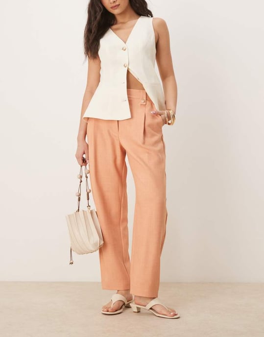 ASOS DESIGN tailored textured barrel trousers with tab detail in apricot - Image 4