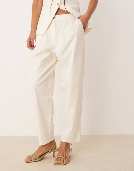 Nobody's Child Liam barrel leg tailored trousers co-ord in cream - Image 3