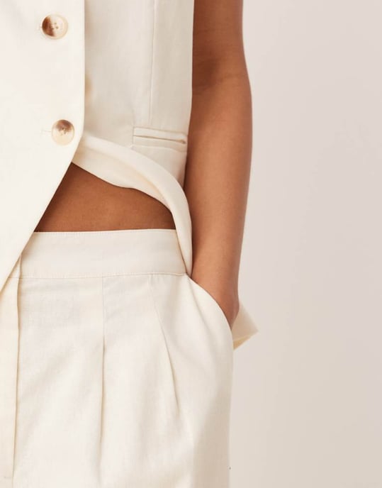 Nobody's Child Liam barrel leg tailored trousers co-ord in cream - Image 4