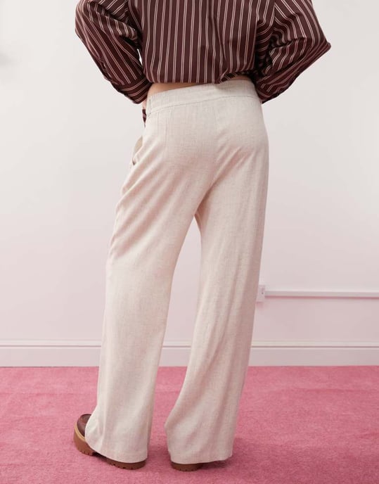 COLLUSION relaxed woven trouser with linen in stone - STONE - Image 4