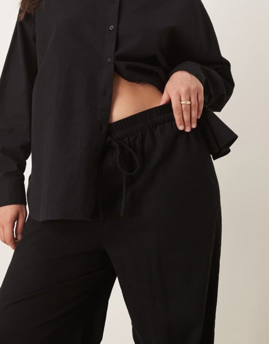 ASOS DESIGN Curve linen look pull on trousers co-ord in black - Image 4