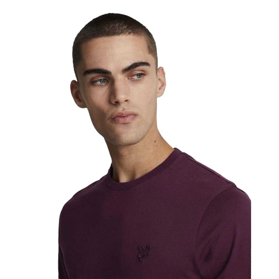 Lyle & Scott T-shirt för män med ton-i-ton-mönster och rund halsringning (Röd) - Image 4