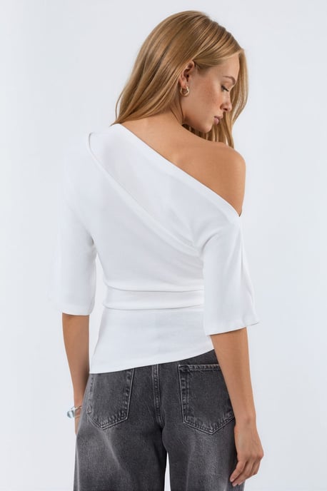 Women’s boat neck short-sleeve knit blouse - Image 3