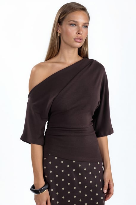 Women’s boat neck short-sleeve knit blouse - Image 2