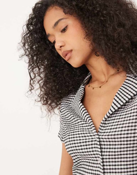 ASOS DESIGN minskad skjorta med omvänd krage i mono gingham - Image 4