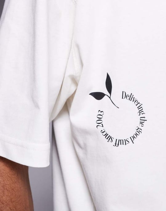ASOS DESIGN oversized t-shirt med fruktgrafik i krämfärg - Image 2