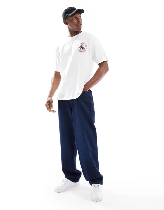 ASOS DESIGN oversize t-shirt med sportgrafik i vitt - Image 4