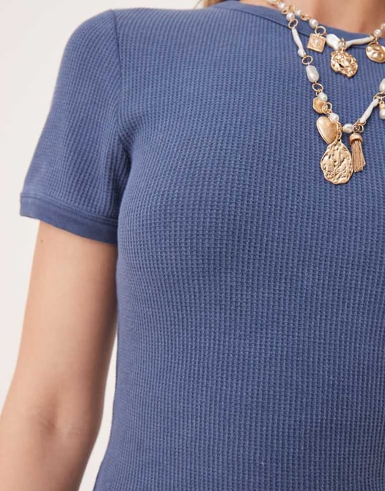 ASOS DESIGN våfflad baby t-shirt i tvättad marinblå - Image 3