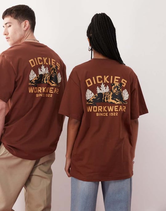 Dickies pantergrafik ryggtryck t-shirt i cappuccino brunt - exklusiv för ASOS - Image 4