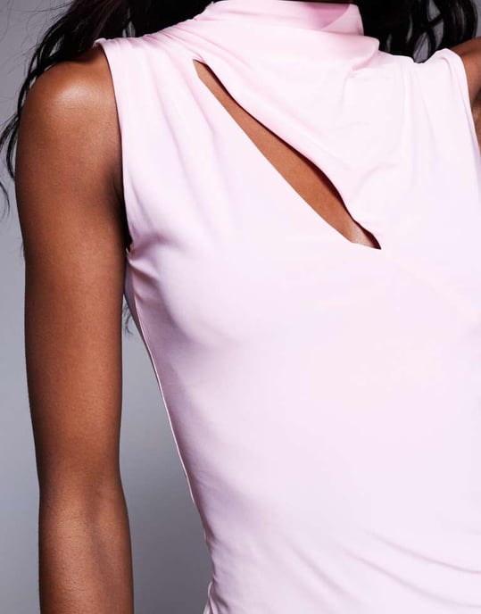 ASOS DESIGN slinky skuren topp med urtag i pastellrosa - Image 4